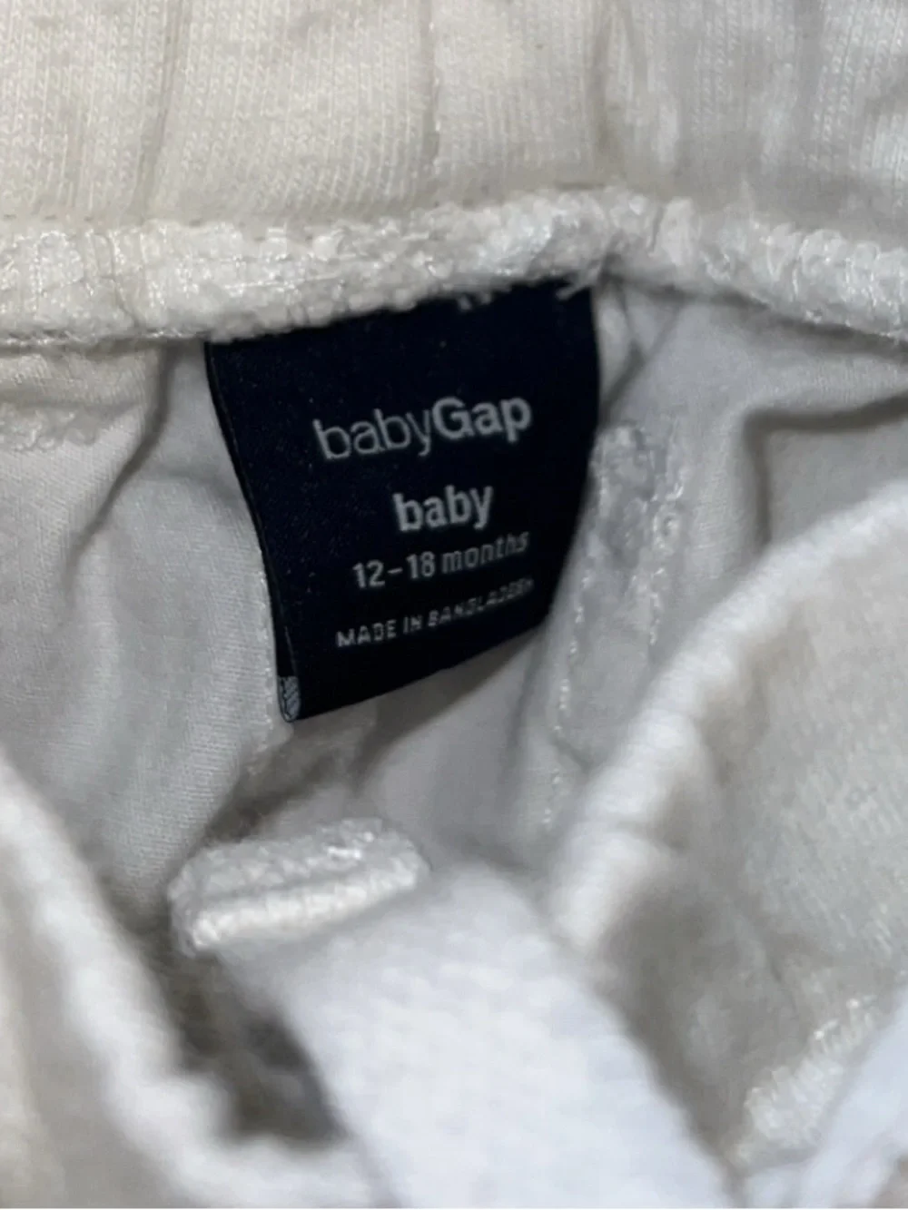 GAP White Cargo-Style Kids Pants - Button & Pocket Detail